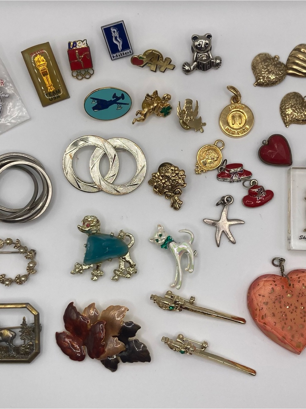 32 piece Brooch Pin & Pendant Lot
